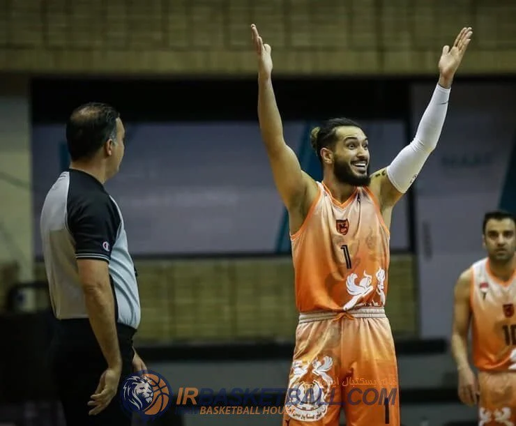 من در فهرست 20 نفره تیم ملی بسکتبال هستم