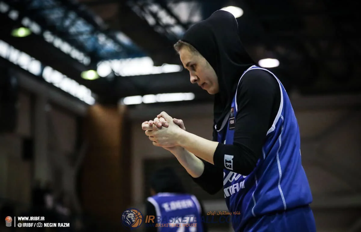 سماق مکیدن بانوان در تعطیلات