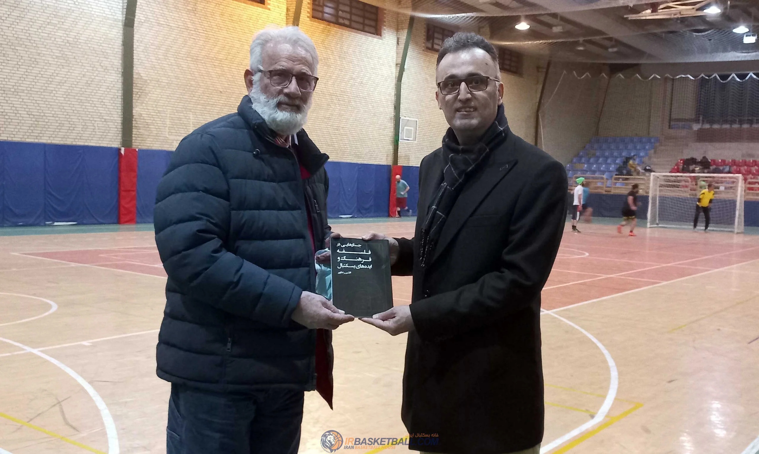 گزارش تصویرى رونمایى از کتاب جستارهایى در فلسفه، فرهنگ و ایده‌هاى بسکتبال