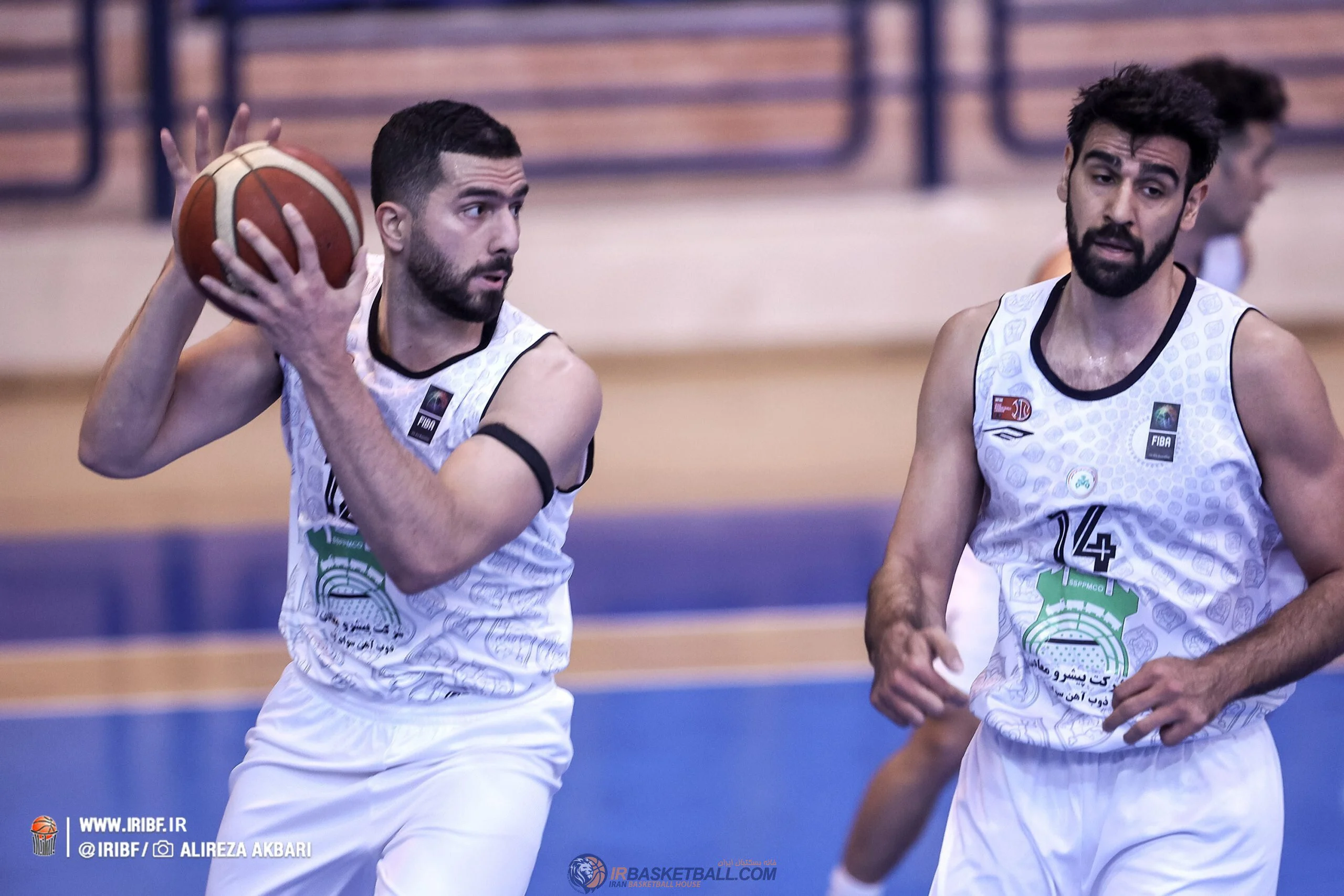 بررسی تیم‌ها در نیمه‌نهایی بسکتبال باشگاههای ایران / جای تماشاگر خالی است