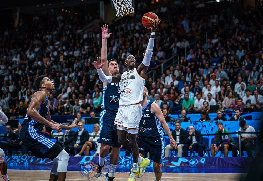 کاپیتان شرودر تیم ملی بسکتبال آلمان را با صداقت، سختکوشی و پختگی رهبری می‌کند