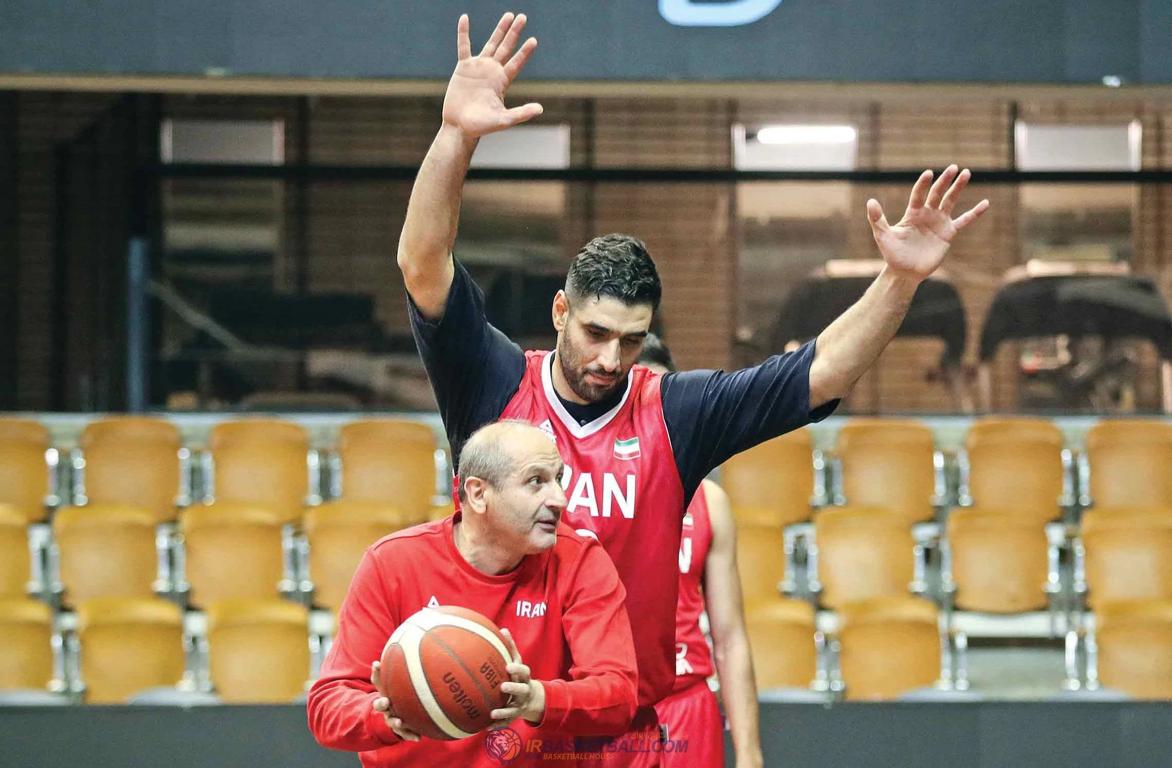 با تیم من می‌توانستیم قهرمان آسیا شویم