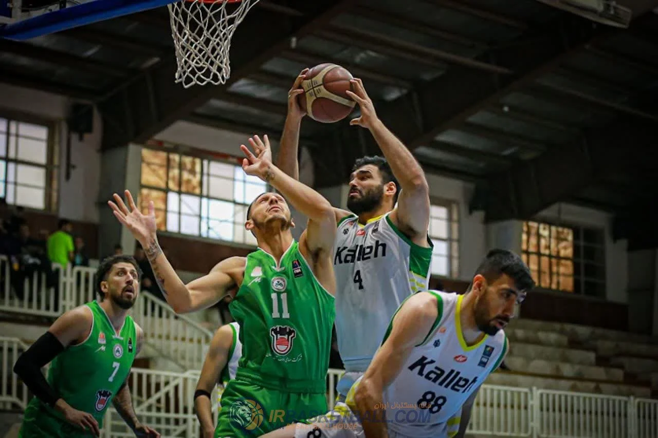 شهرداری و ذوب آهن یک گام رو به فینال