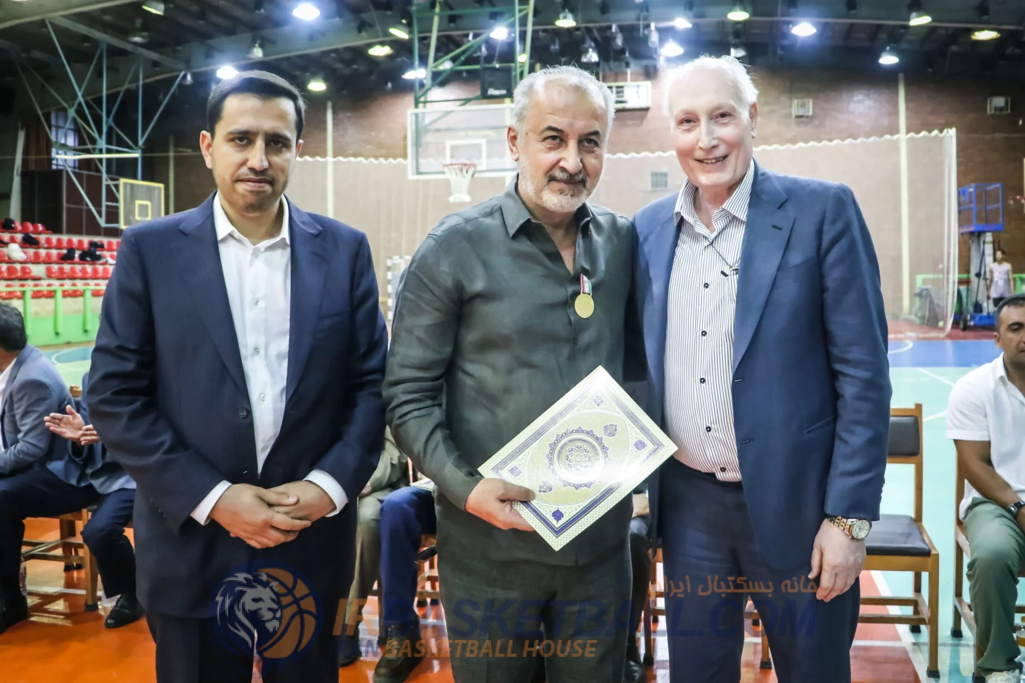 یک شب با شکوه با «ناروپرگاس»/ باران «طلا» با حضور عالی‌جنابان بسکتبال و مدیرعامل پرسپولیس / تعریف تازه‌ای از 3x3 در بخش خصوصی