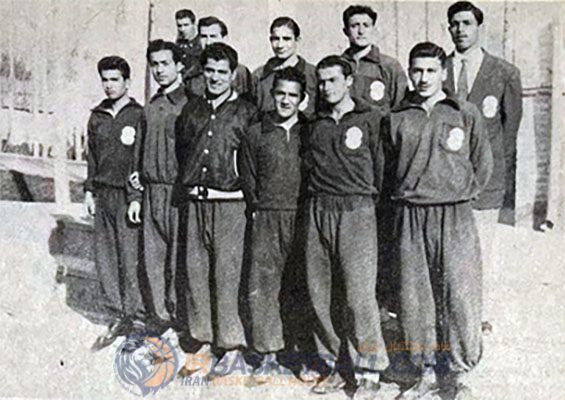 سرودی سیاه برای حسین سرودی / یک نفر اینجا مرد! 16 سرودی سیاه برای حسین سرودی / یک نفر اینجا مرد!