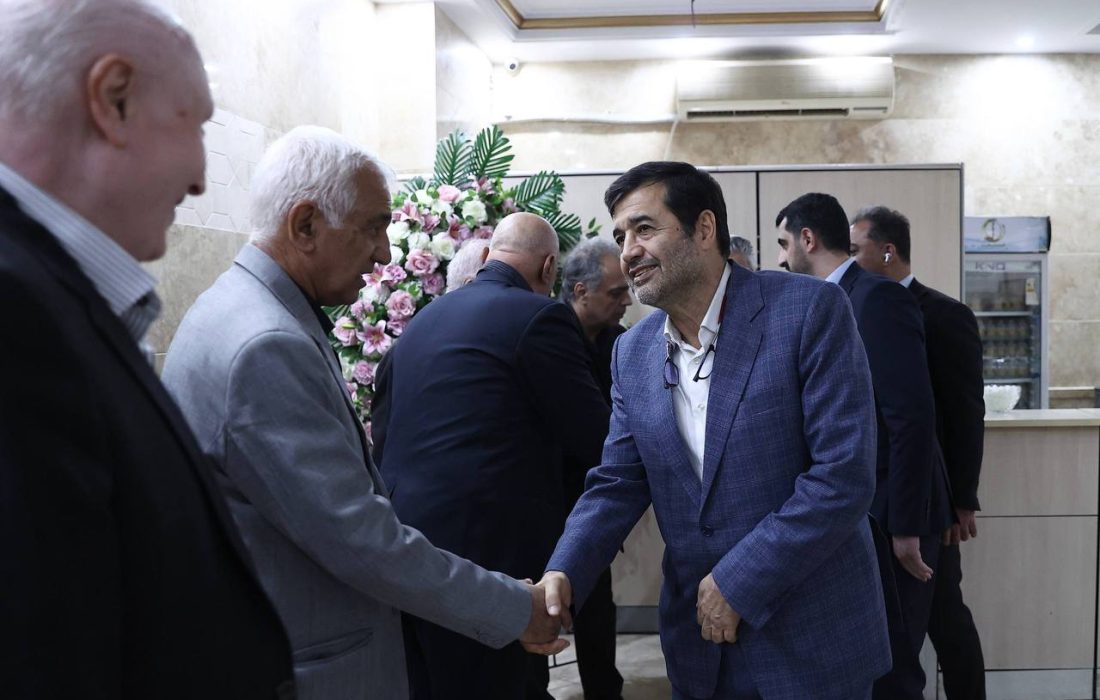 وزیر ورزش در مجلس یادبود رئیس سابق فدراسیون بسکتبال حضور یافت / ادای احترام جامعه بسکتبال به سراینده خلیج فارس