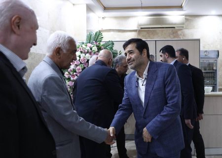 وزیر ورزش در مجلس یادبود رئیس سابق فدراسیون بسکتبال حضور یافت / ادای احترام جامعه بسکتبال به سراینده خلیج فارس